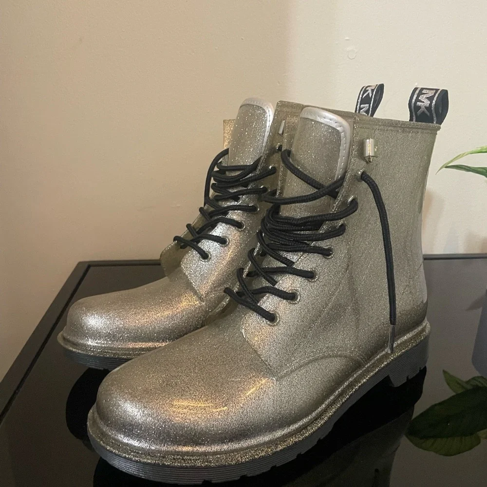 Michael Kors "Tavie" Silver Glitter Rain Booties Womens Sz.11 Worn Once - Picture 1 of 3
